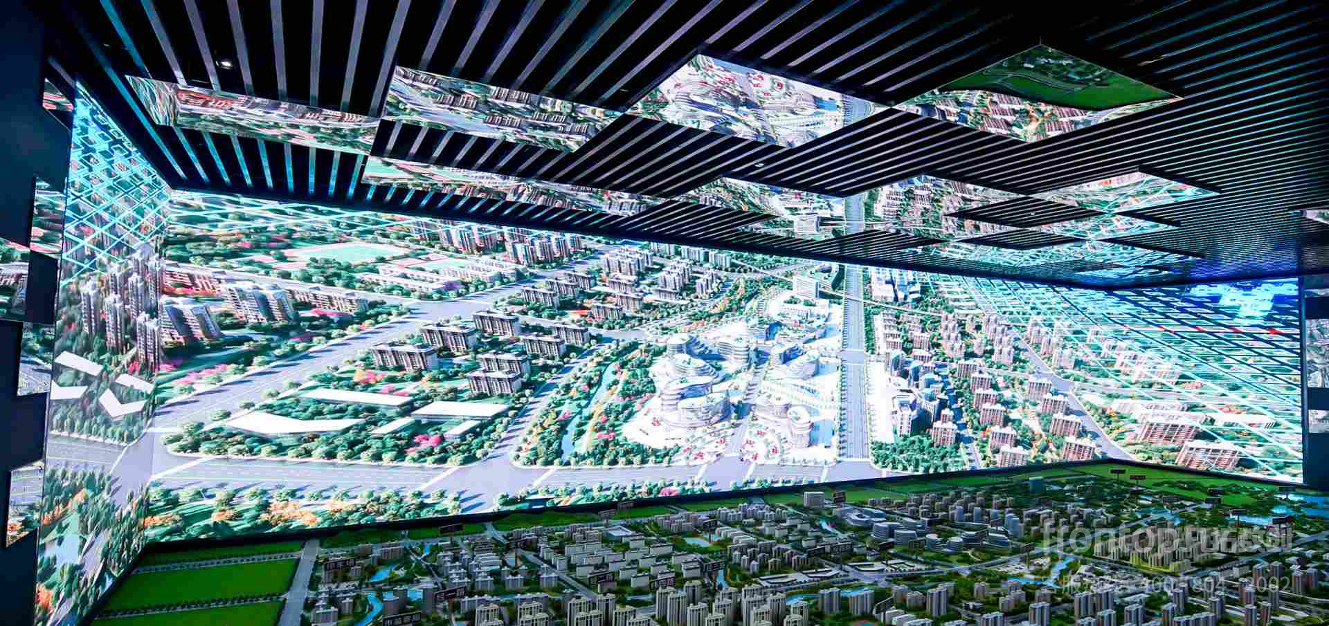 �����չ��