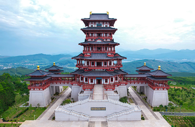 ����չ��